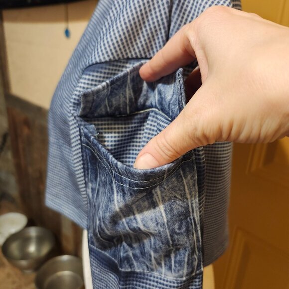 Micas Womens Medium Gingham Print Long Sleeve Faux Denim Crop Top With Pockets - Picture 4 of 7